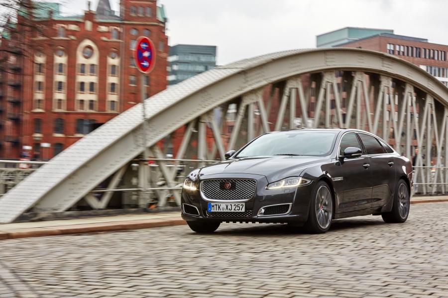  Jaguar XJ L Autobiography 2015 года  (WW) (фото 15 из 23)